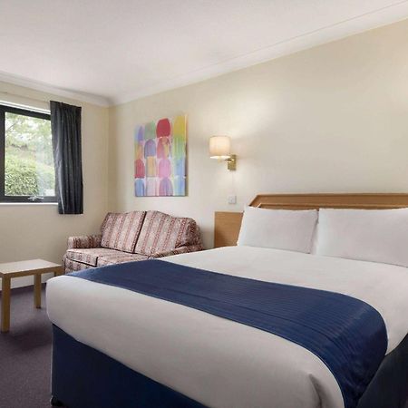Days Inn Stafford Kültér fotó