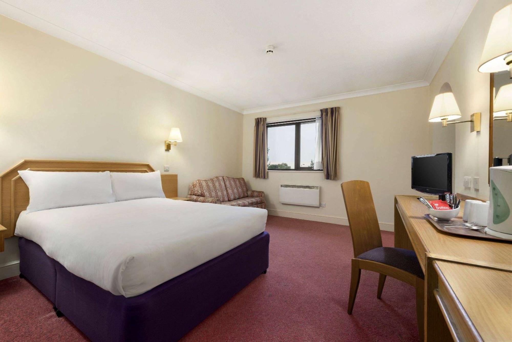 Days Inn Stafford Kültér fotó