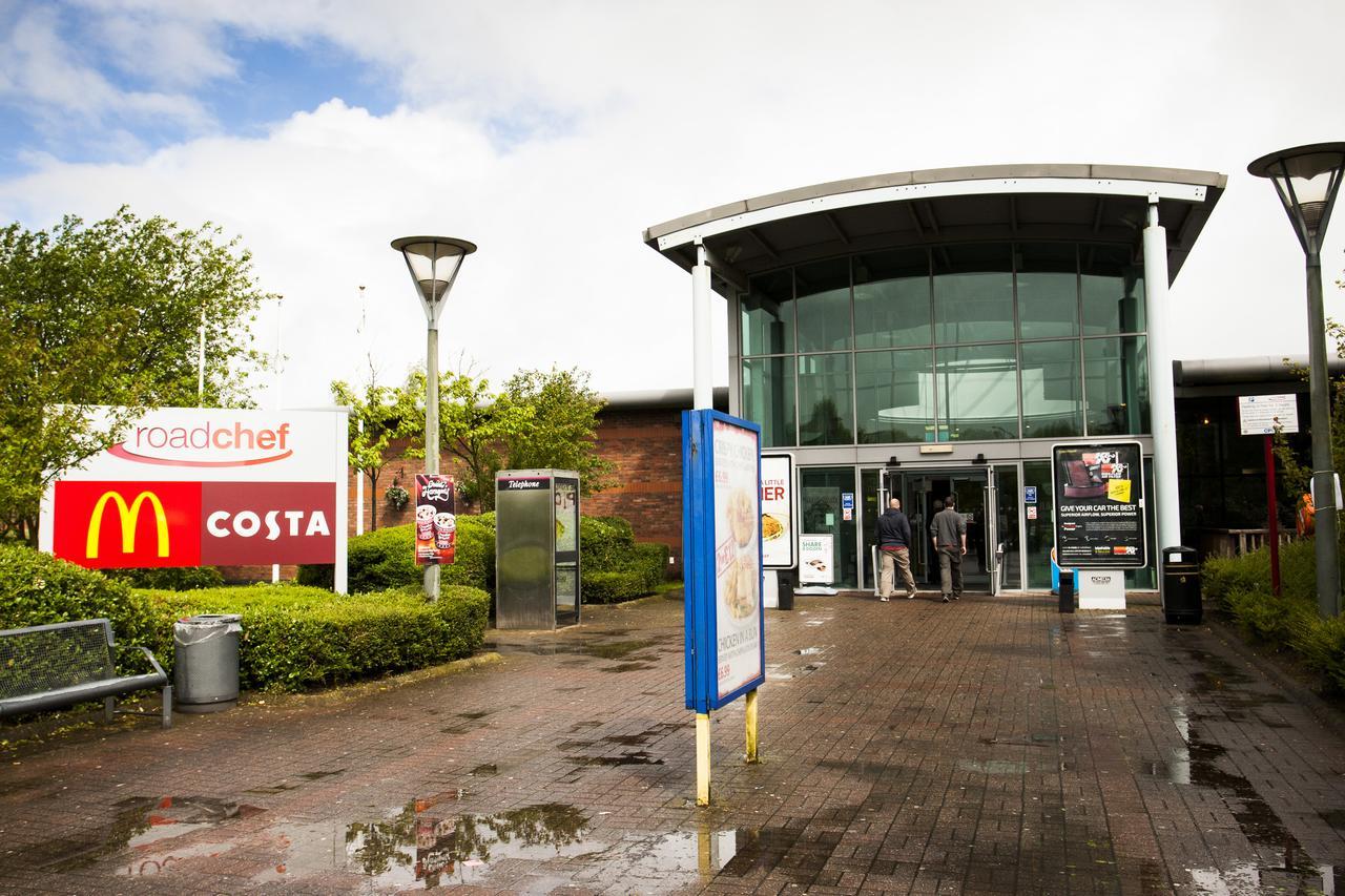Days Inn Stafford Kültér fotó