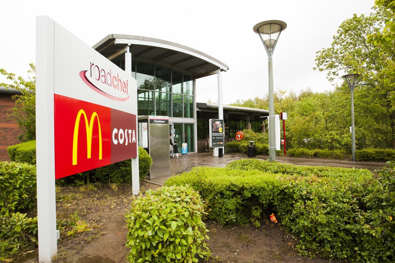 Days Inn Stafford Kültér fotó